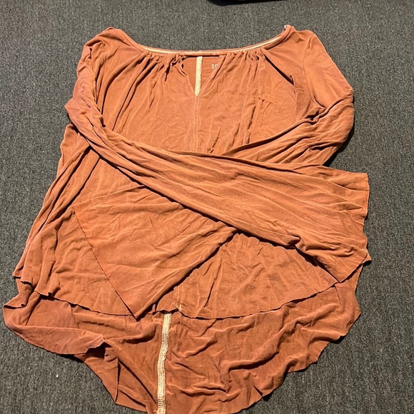 Brown hi lo flowy shirt size small - Picture 2 of 6